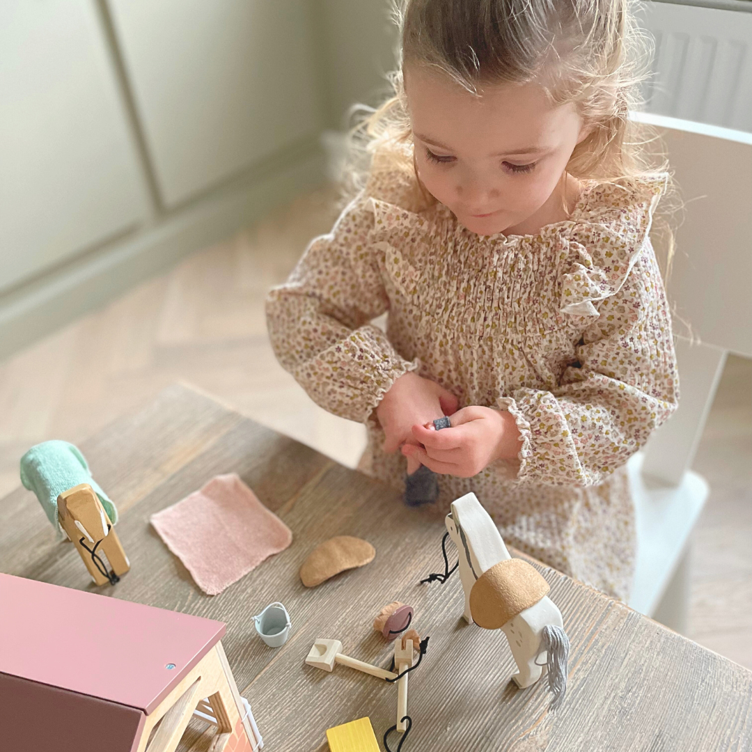 Tender Leaf Toys The Stables